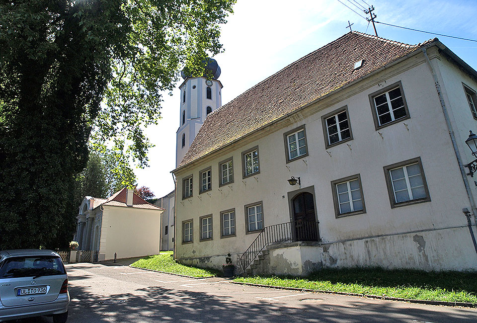 Blick auf die Klosterkirche Inzigkofen