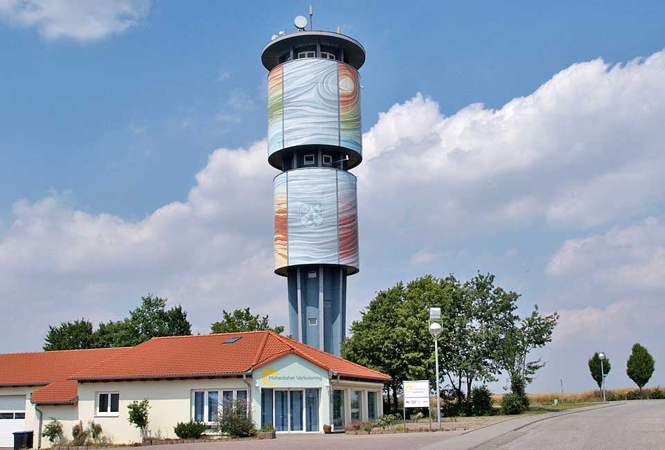 Der Wasserturm ist ein Wahrzeichen von Wallhausen